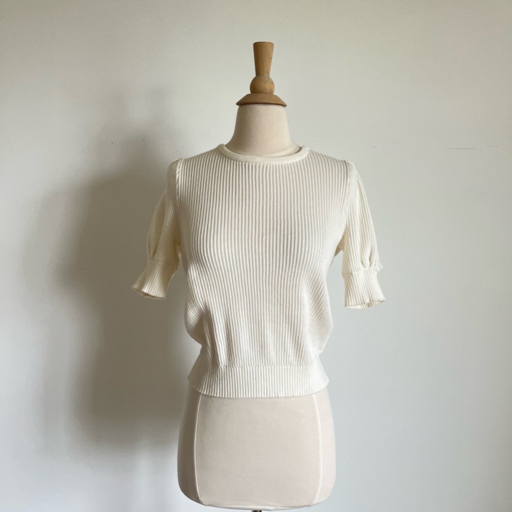 Express Ivory Ribbed Short Sleeve sweater size Medium